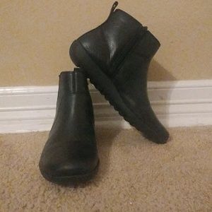 Clark's ankle boots